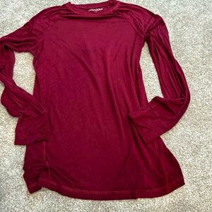 Small Mandala underscrub. Like new. Burgundy